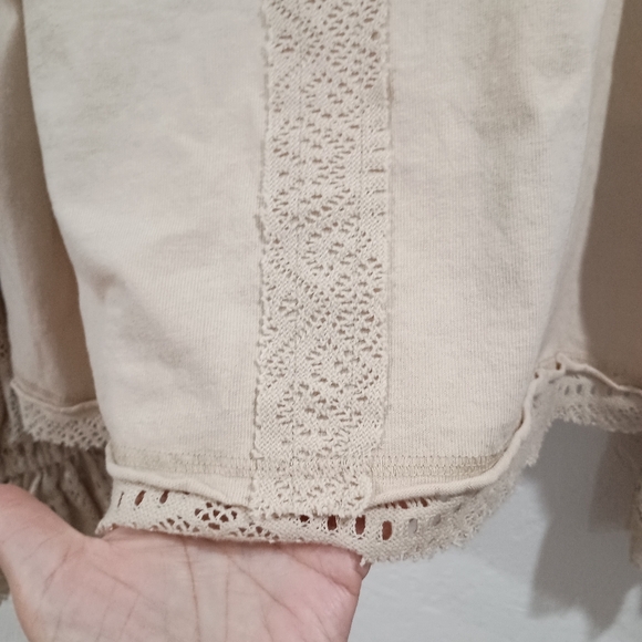 Oli & Hali Lace Detail Pullover Crop Top - Picture 6 of 10